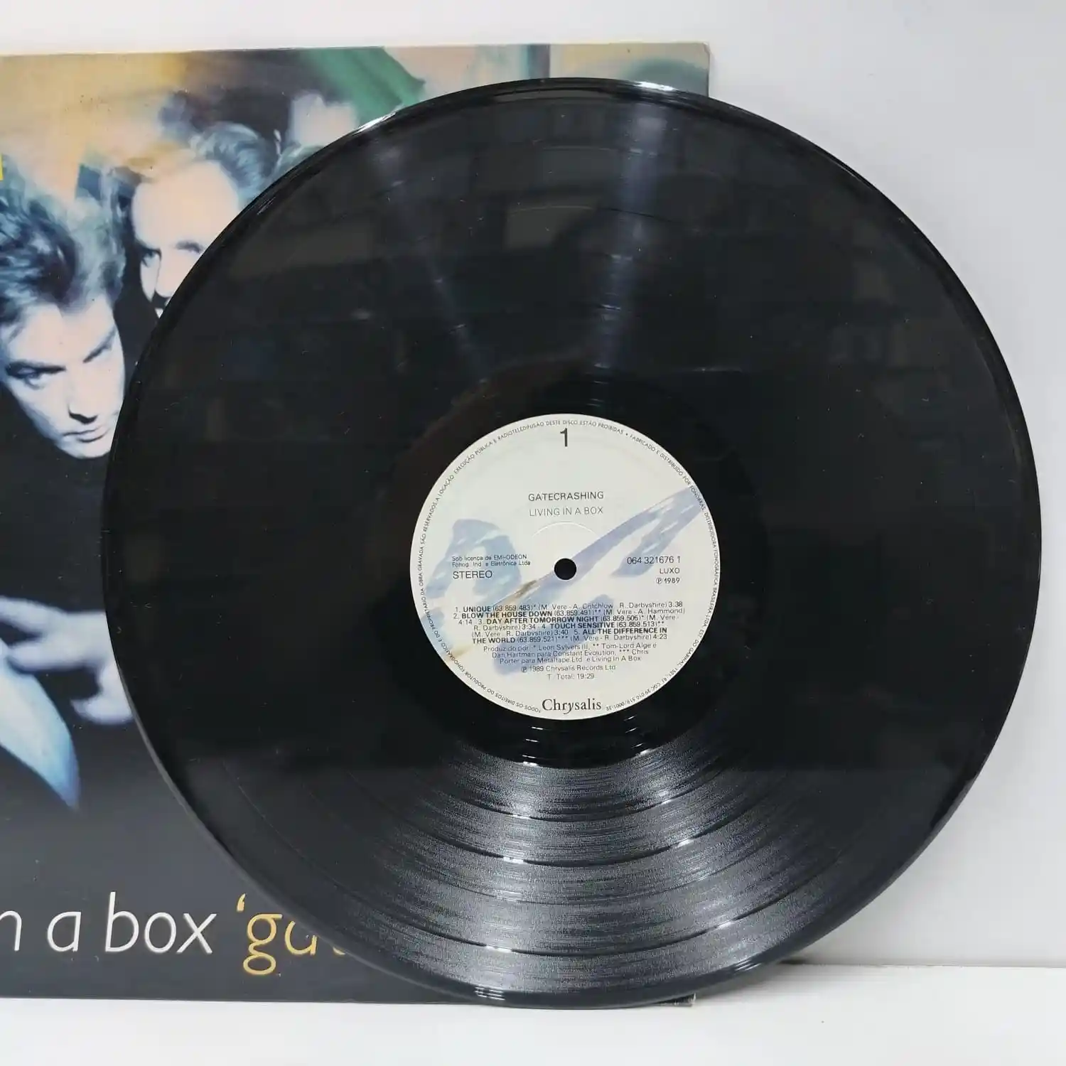 Living In A Box – Gatecrashing (LP EPOCA) - Imagen 3