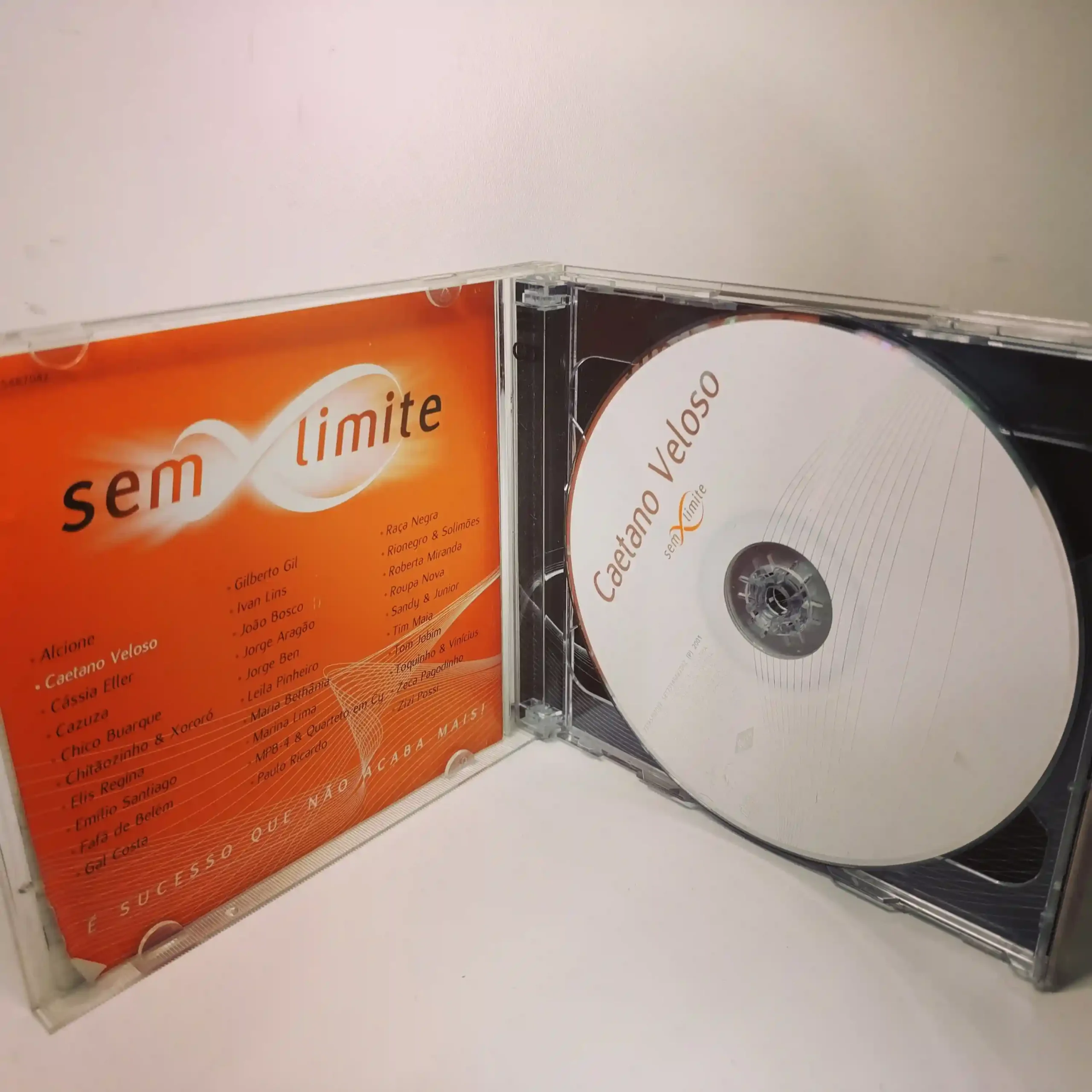 Caetano Veloso – 30 Sucessos (2 CD´S) - Imagen 3