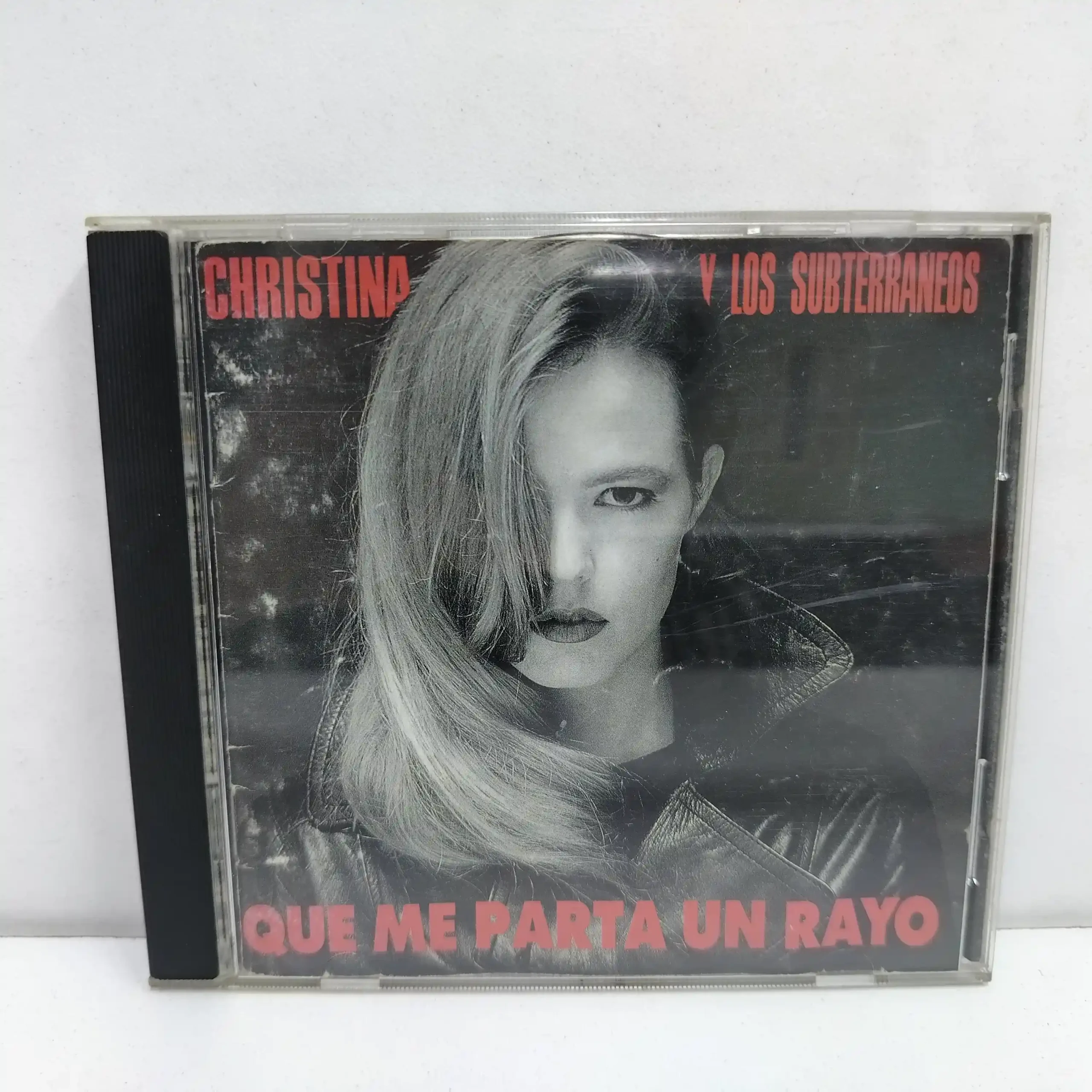 Christina Y Los Subterraneos – Que Me Parta Un Rayo