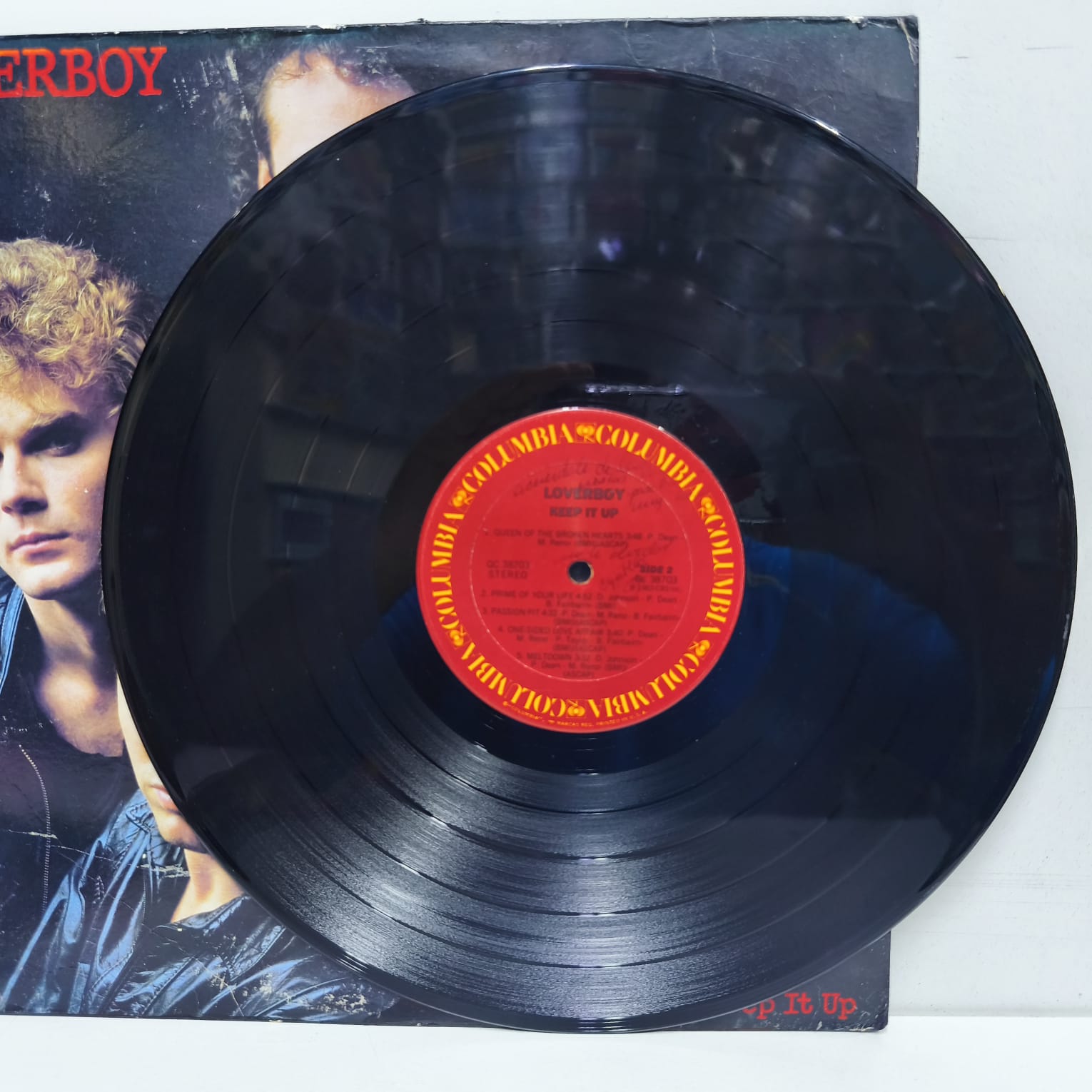 Loverboy – Keep It Up (LP EPOCA 8/10) - Imagen 3