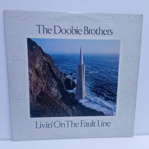 The Doobie Brothers – Livin’ On The Fault Line (LP EPOCA 8/10)