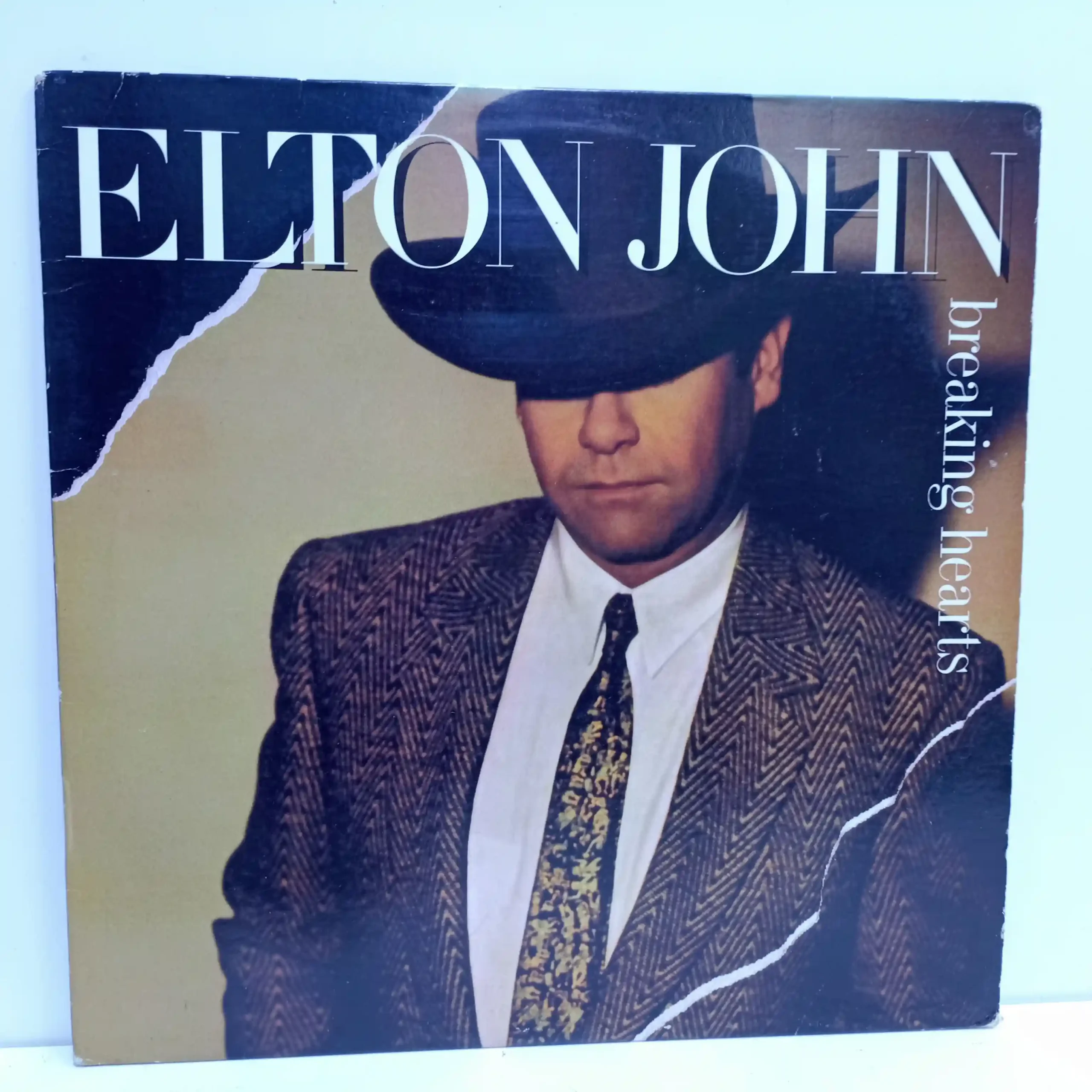 Elton John – Breaking Hearts (LP EPOCA)