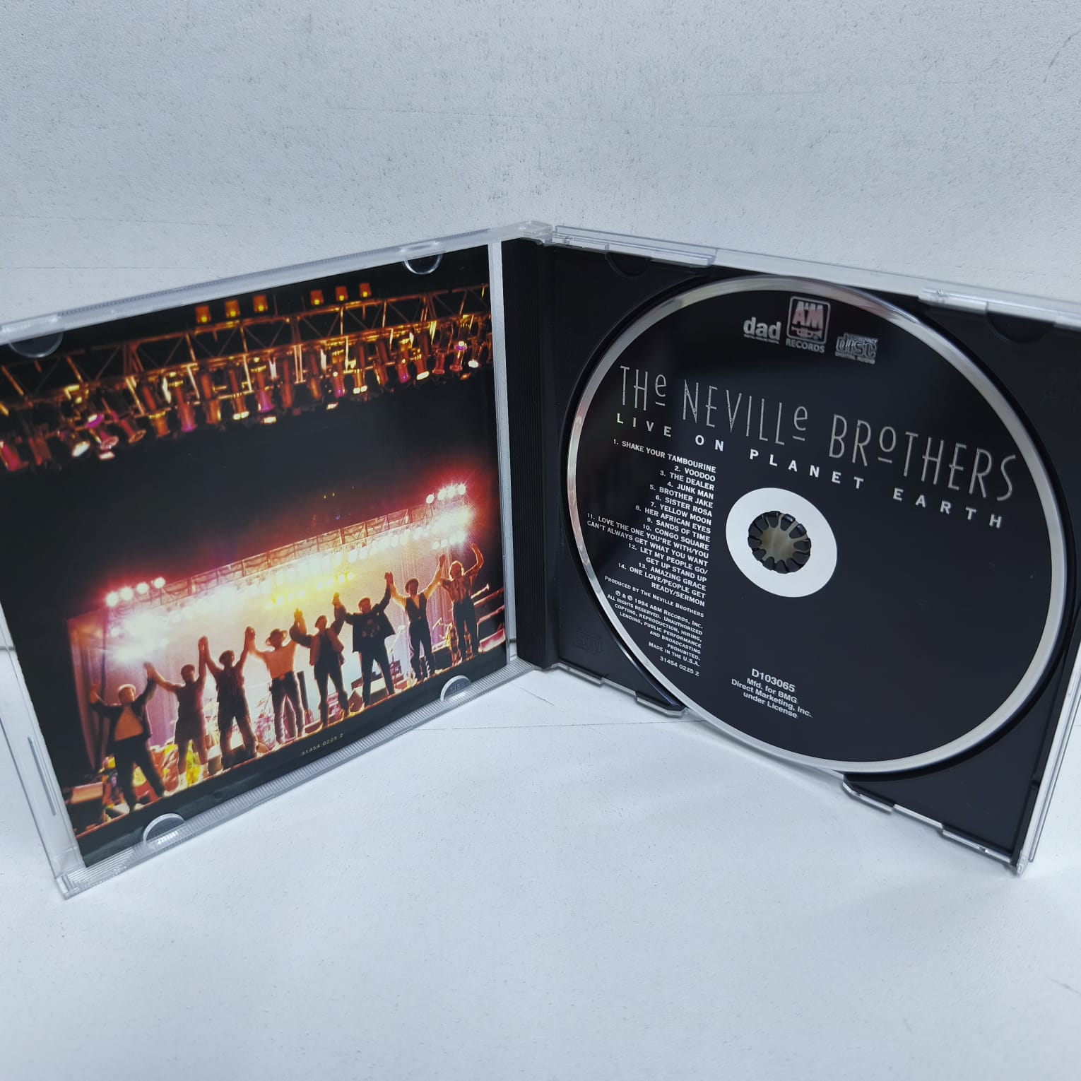 The Neville Brothers – Live On Planet Earth (CD) - Imagen 3