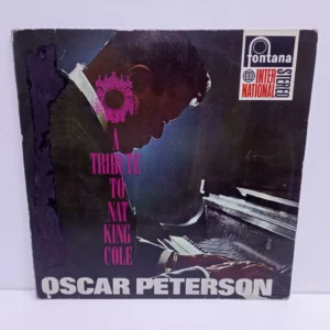 Oscar Peterson Trio And Orchestra – A Tribute To Nat King Cole (LP EPOCA 8.5/10)