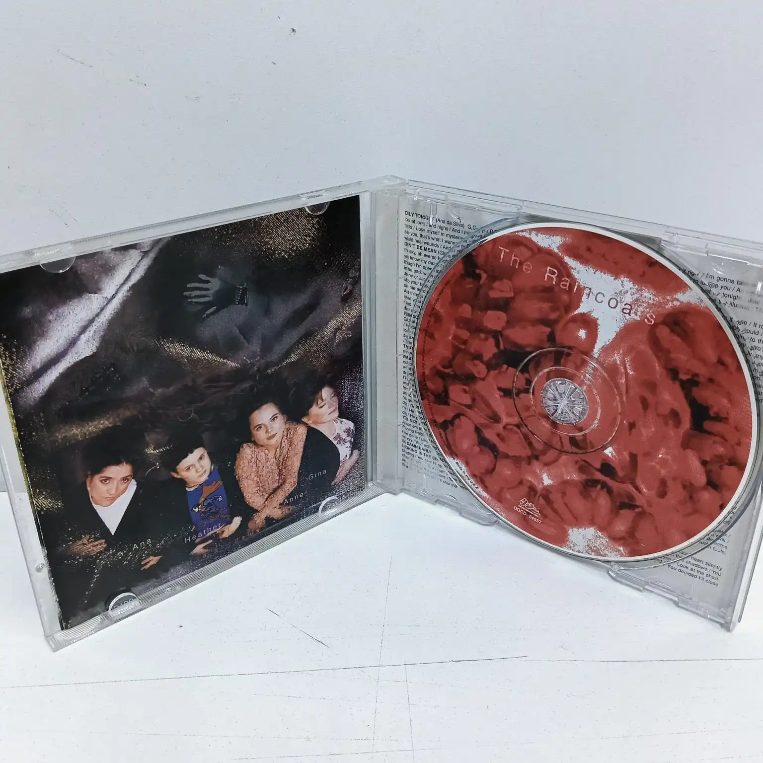 The Raincoats – Looking In The Shadows (CD) - Imagen 3