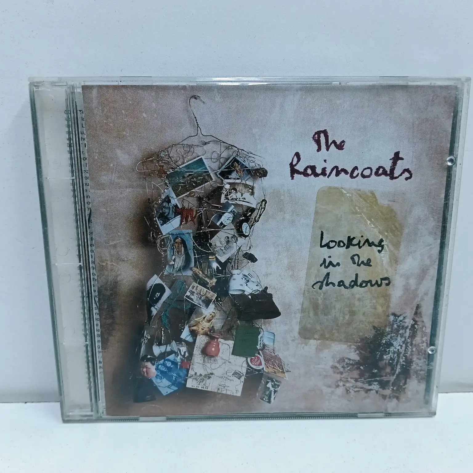 The Raincoats – Looking In The Shadows (CD)