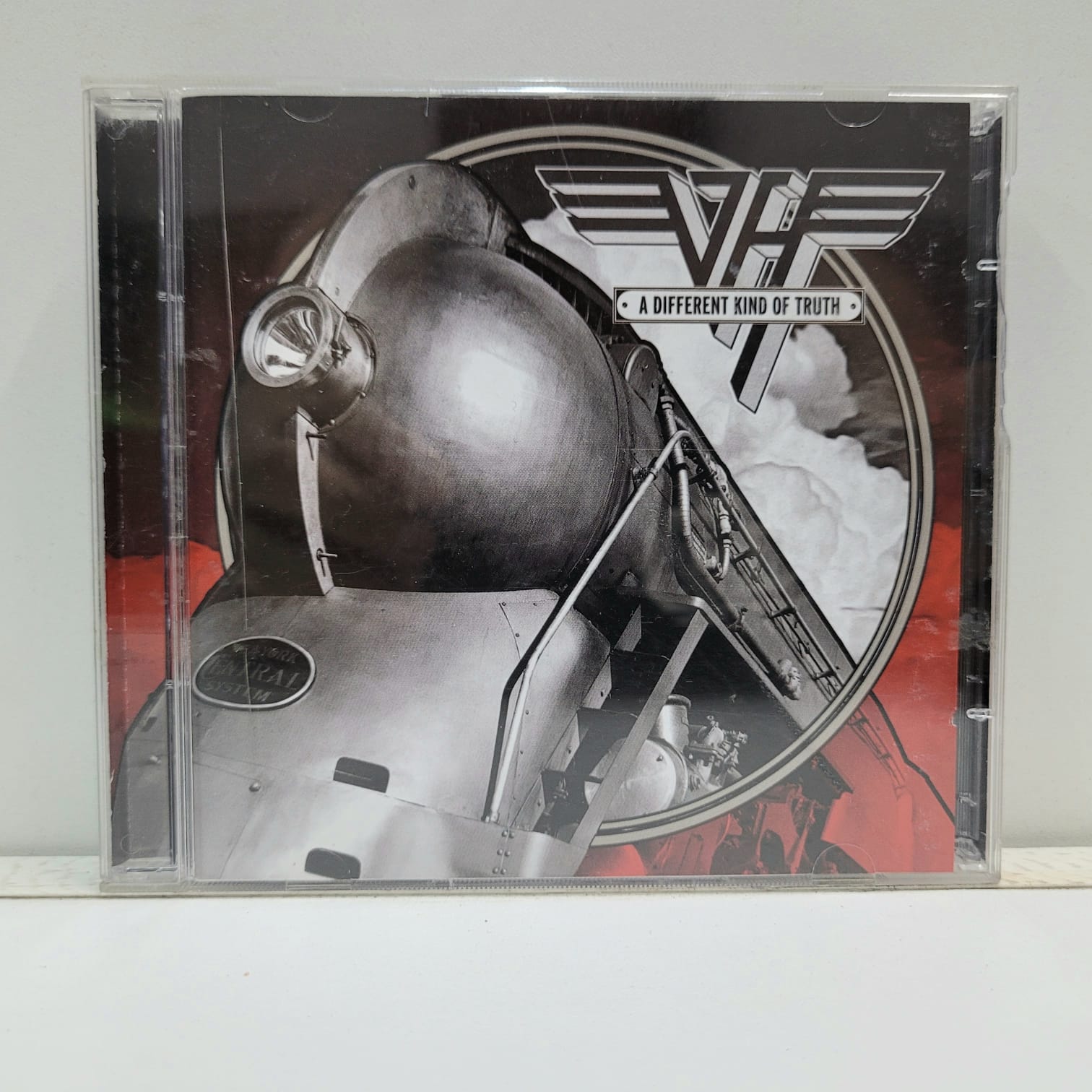 Van Halen – A Different Kind Of Truth (CD + DVD)