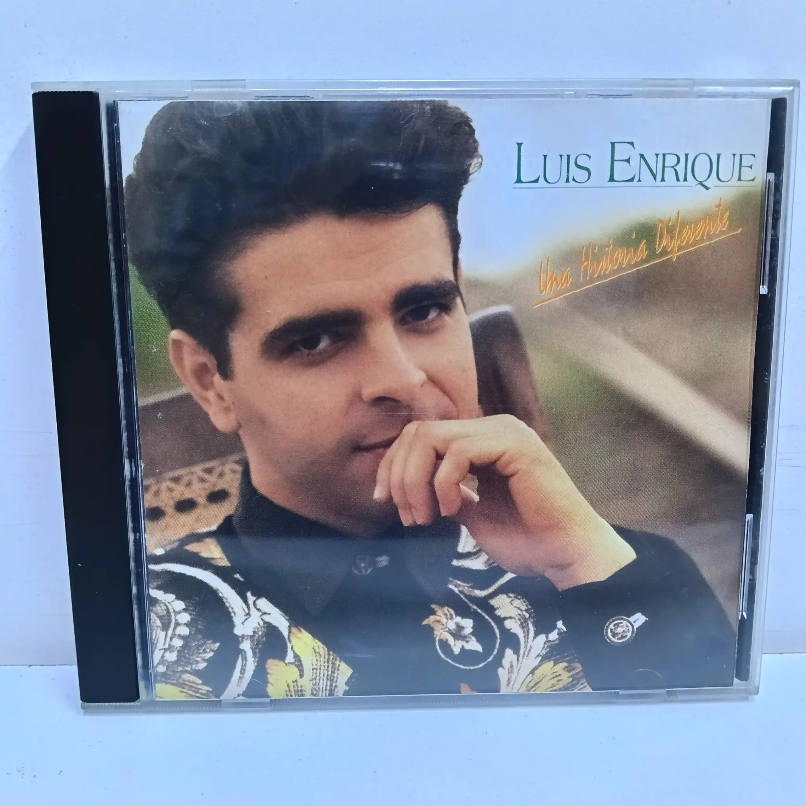 Luis Enrique – Una Historia Diferente (CD)