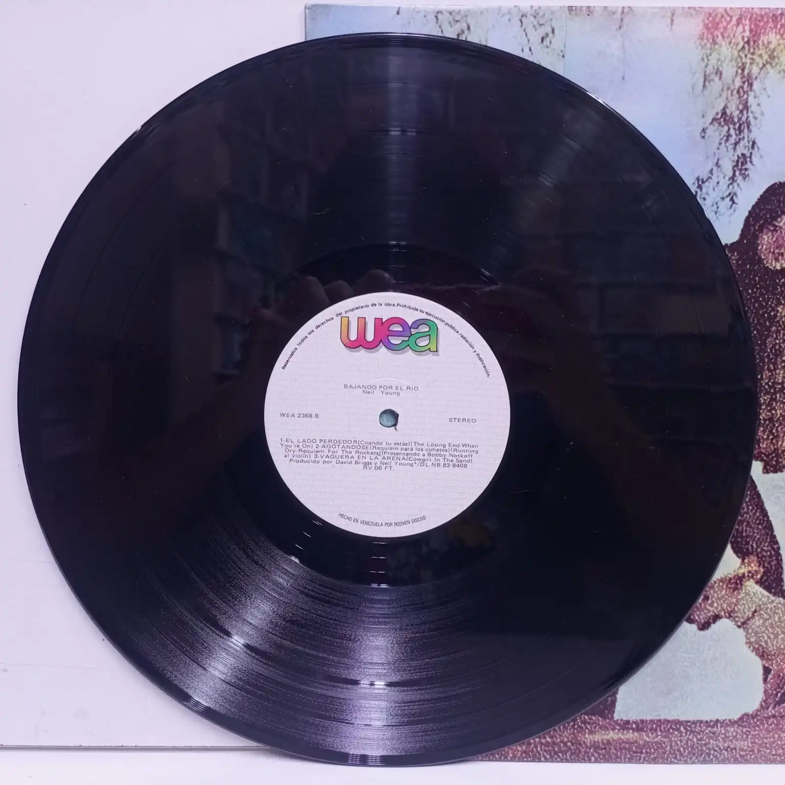 Neil Young With Crazy Horse – Everybody Knows This Is Nowhere (LP 8.5/10) - Imagen 4