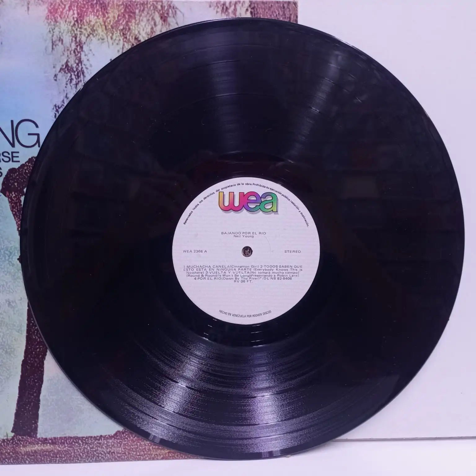 Neil Young With Crazy Horse – Everybody Knows This Is Nowhere (LP 8.5/10) - Imagen 3
