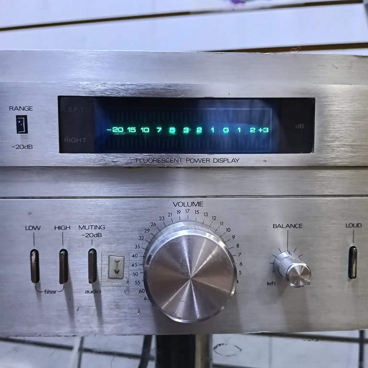 Amplificador Integrado Phillips 395 - Imagen 9