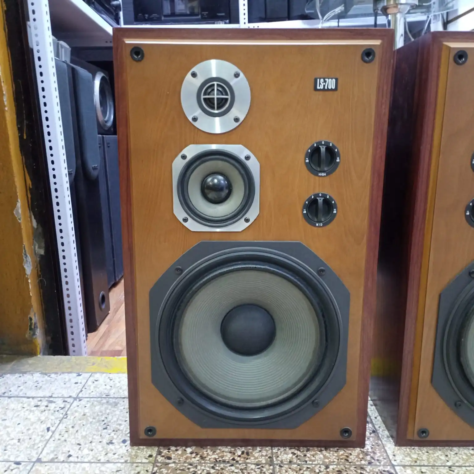 Parlantes TRIO LS – 700 - Imagen 11